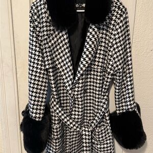Fashion Nova Black Houndstooth Coat with Faux Fur